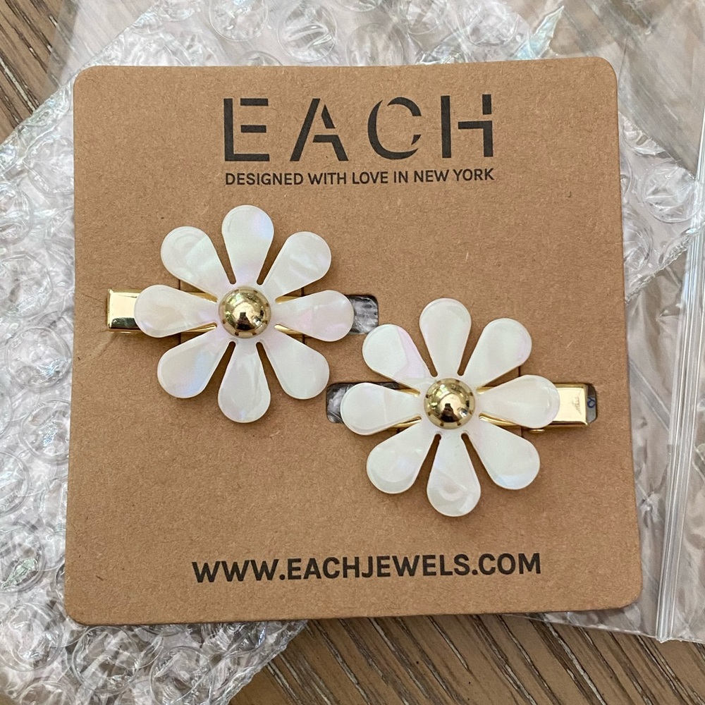 Each Jewels Barrette pair